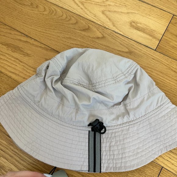 NWT Canada Goose Haven Bucket Hat Reflective Tape Lucent Rose Sz L-XL - Picture 6 of 8